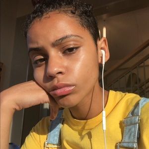 Meet your Posher, Selena